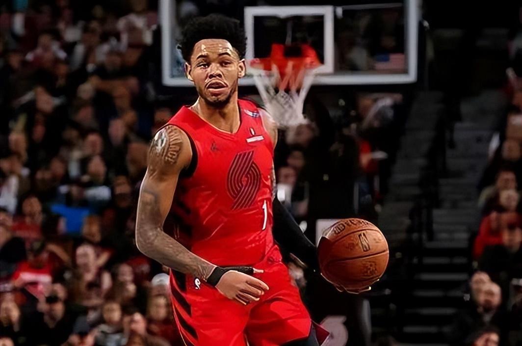 击剑大师赛焦点战:漠南天狼队鏖战漠南白虎队,新星闪耀。 击剑大师赛焦点战:漠南天狼队鏖战漠南白虎队,新星闪耀。