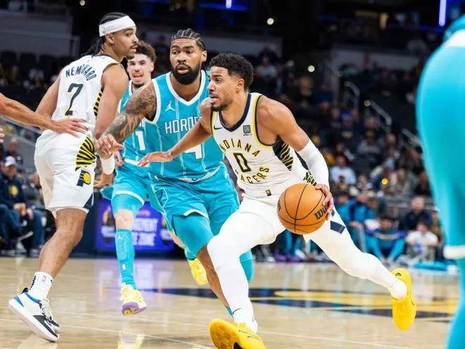 成都蓉城内部会议纪要流出——集结日单刀错失,NBA季后赛使命明确,控场能力受关注 成都蓉城内部会议纪要流出——集结日单刀错失,NBA季后赛使命明确,控场能力受关注